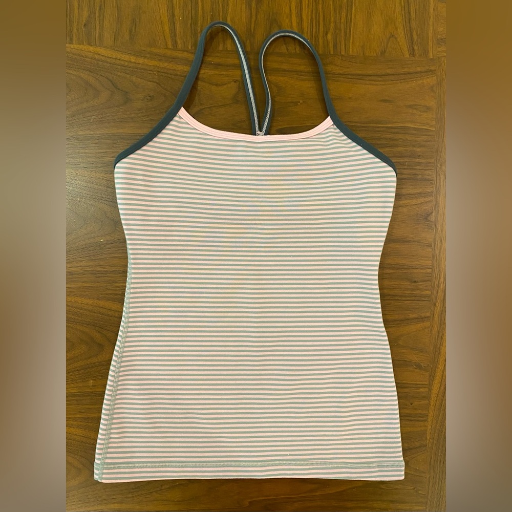 Lululemon Size 4 Women’s Tank